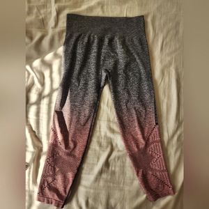 Pink workout leggings.